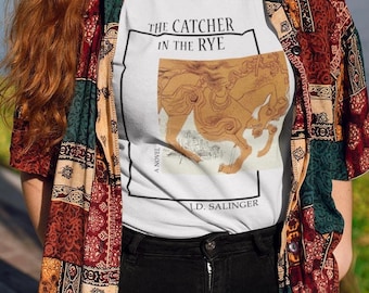 The Catcher in the Rye Book Art Tee | Classic Book Lover Gift | Vintage style T Shirt for Bookworms | Bookish Apparel’s | Halloween Costume