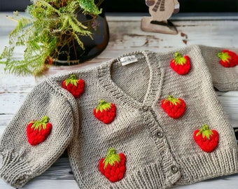 Aardbeienbabyvest, unieke trui voor kinderen, geborduurd jasje, gezellig casual vest, herfstwarm vest