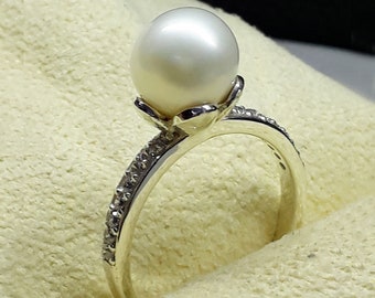 Freshwater Pearl Sterling Silver Ring: Handmade Bezel Setting