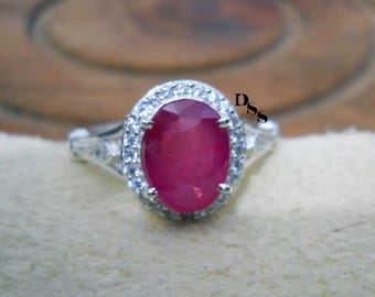 Ring met natuurlijke robijn: sterlingzilver, geboortesteen juli, sierlijke stijl