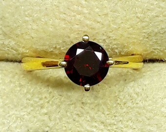 Hessonite Garnet Ring: 6.00 Ct Sterling Silver, Gold Plated