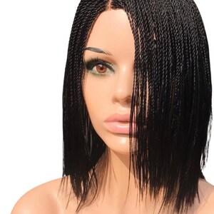 Zwarte korte doos gevlochten pruik,blonde microgevlochten pruik,gevlochten pruik voor zwarte vrouwen,kleine gevlochten pruik,gevlochten pruik met sluiting, Senegalese twist