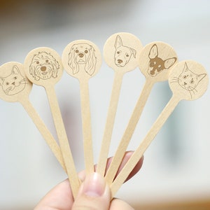 Personalisierte Hund Katze Holz Cupcake Toppers, Holz gravierte Cocktail-Sticks, individuelle Haustier-Getränke-Rührstab, Hochzeitsgetränke-Sticks