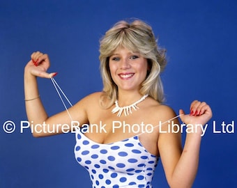 Samantha Fox A4 Print *Page 3* Blue Spots