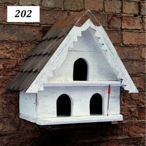 Medium Hole Birdhouse for Medium Birds with 2 Tiers 3 Holes, Hole Size 8x11cm. Made from pine with shingle roof.