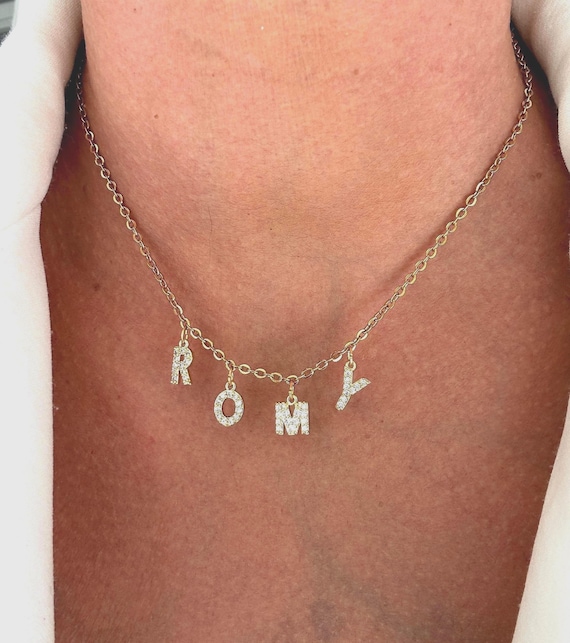 Collier personnalisé sur chaine fine dorée ou argentée,  collier lettres zircons, collier message, collier prénom