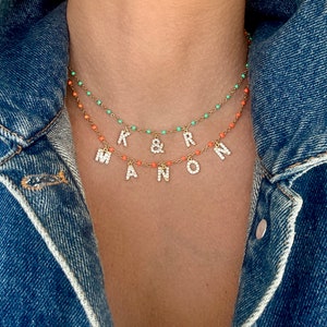 Collier à personnaliser sur collier coloré doré collier lettres strass collier alphabet doré collier prénom en perles collier initiale