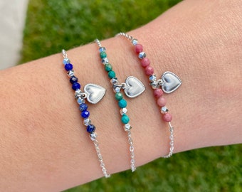 Bracelet argenté femme fait main en acier inoxydable perles naturelles facettées et pampille coeur pendant argenté