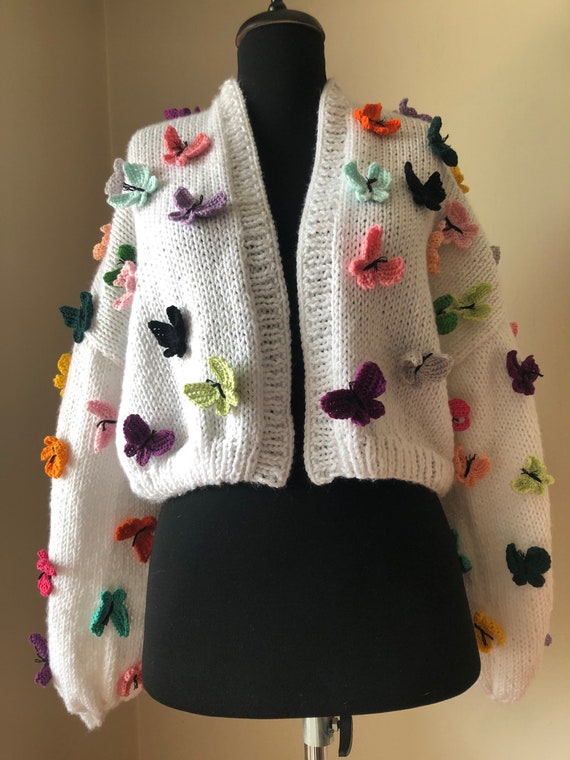 ハーリップトゥ Butterfly Yarn V-Neck Cardigan As an early Christmas gift my parter has gotten me the yarn for my