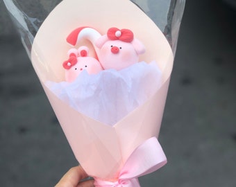 手作りのエアドライ粘土のかわいいブーケ、かわいいエアクレイギフト | バレンタインギフト、卒業ギフト、記念日ギフト、手作りカップルギフト | ピンクピッグ