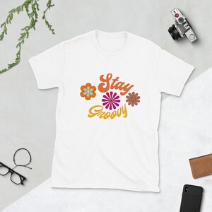 Camiseta branca Stay Groovy