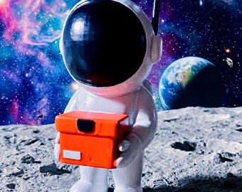 Astronaut Figurine Holding Box | Handmade Space Explorer Statue | Cute Space Decor | Unique Gift for Space Lovers | 9cm - 3.54 inches