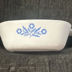 Corning ware P-41 “Blue Cornflower”  1 3/4 Cup casserole Dish