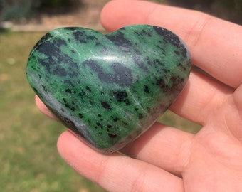 Green Zoisite Heart Stone | Crystals, Carvings, Palm Stones, Natural Gemstones, Polished Stones.