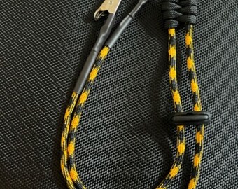 goldenrod and black/ Black Ormr