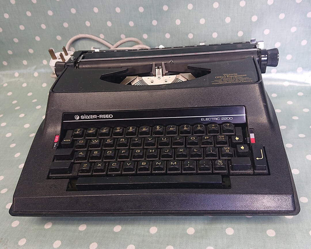 Rare Vintage Typewriter Silver Reed Electric 2200 White Etsy