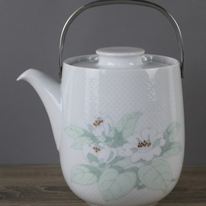 Rosenthal Century Blütentraum coffee pot with lid and handle height 13 cm