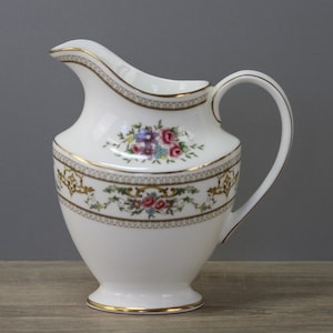 Royal Doulton Alton milk jug creamer height approx. 11.2 cm / lack