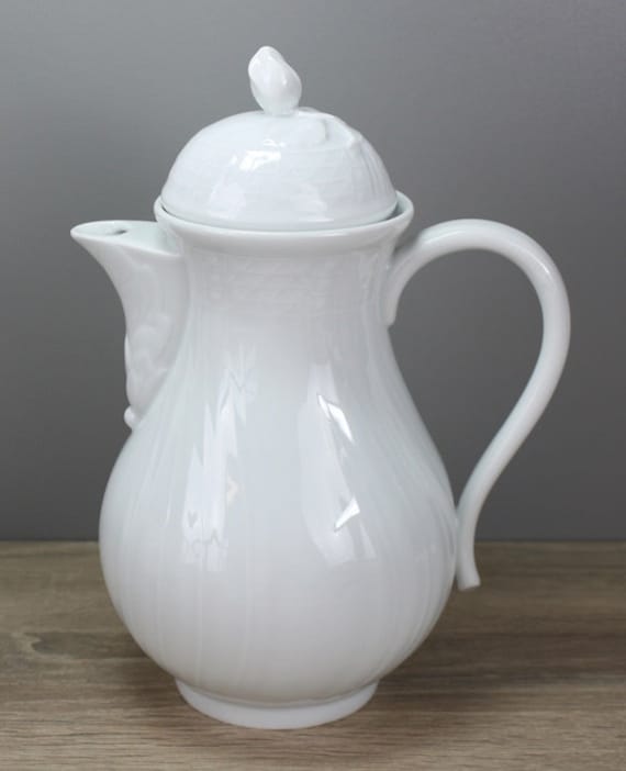 Hutschenreuther Form Dresden weiß Kaffeekanne mit Deckel Kanne Höhe ca. 24,5 cm