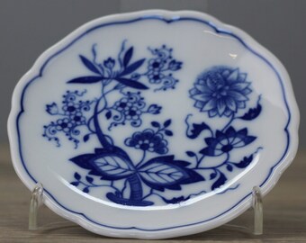 Hutschenreuther onion pattern tea bag holder, plate Ø approx. 10.8 cm