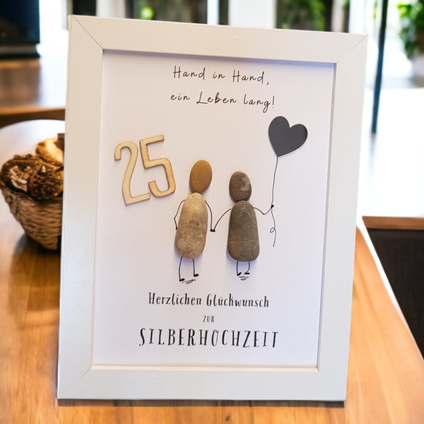 Geschenk zur Silbernen Hochzeit / 25. Hochzeitstag handgemachtes Steinbild  aus Kieselsteinen süsse, personalisierbare Geschenkidee Holzzahl