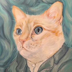 Può includere: Un dipinto di un gatto bianco con gli occhi azzurri che indossa una giacca verde. Lo sfondo è un motivo blu e verde vorticoso.