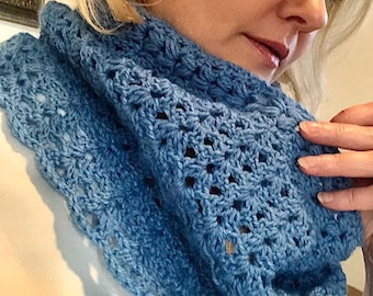EASY Lacy Cowl Crochet Pattern