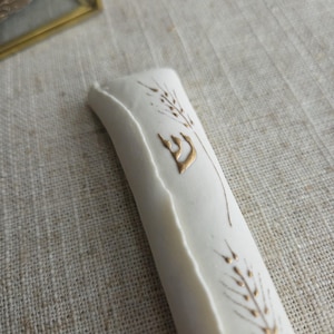 Elegant Porcelain Mezuzah with Wheat Motif in 14K Gold – Perfect Jewish Home Gift
