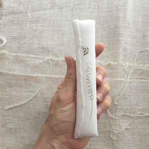 Elegant Porcelain Mezuzah with Wheat Motif in 14K Gold – Perfect Jewish Home Gift