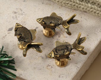 Massivem Messing Goldfisch Knaufs Pulls Dresser Knob Pull Handles Individuell gravierte Schubladenknauf Schrank Schrank Knauf Kinderzimmer Knauf