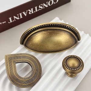 Victorian Antique Brass Drawer Knobs/Aged Brass Knobs handles/ brass Dresser Knobs/ Custom engraved Antique flower Dresser Knobs
