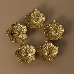 Brass Sakura Cherry Blossom Knobs Pulls Dresser Knob Custom engraved Handles flower Drawer Knob Pull closet Cabinet Knob gold Kitchen Knob