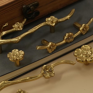 Perillas de rama de cerezo, tiradores de perillas de tocador, tiradores de perillas de cajón de flor de árbol, tiradores de perillas de armario, perillas de gabinete grabadas a medida, tiradores de perillas de cocina dorados