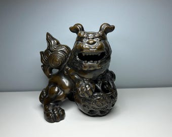 Foo Dog - Cast Iron Foo Dog Statue: Dark Aged Antique Finish, 6.75"