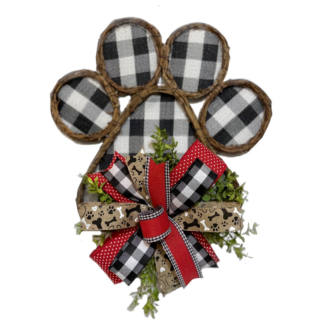 Dog Paw Door Hanger, Buffalo Plaid Paw Wreath, Pet Lover Decor, Rustic Dog Decor, Farmhouse Dog