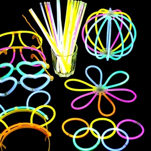 Glow Stick Bracelets (tube Of 100 Assorted) Glow In The Dark Sticks, Light  Up Party Favors. Neon Glow Bracelets And Glow Necklaces With Connectors. Gl
