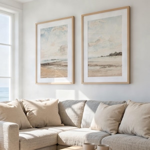 TRYCK & FARTYG, Set med 2 tryck, Dämpat strandlandskap, Minimalistiskt kustlandskap med 2 tryck, Neutralt beige tryckt väggkonst, Postade konsttryck