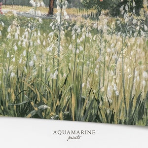 Pu&ograve; includere: Una stampa d'arte vintage raffigurante un campo di fiori bianchi ed erba alta e verde. L'opera d'arte utilizza una morbida tavolozza di colori di verdi, bianchi e gialli. Il testo "AQUAMARINE prints" &egrave; in basso.