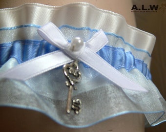 klassisches Brautstrumpfband in blau und weiß