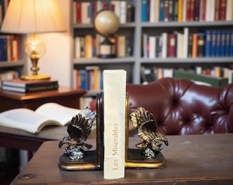 Alas de la Sabiduría -Elegante sujetalibros metálico de águila con Los Miserables - Decoración literaria francesa para amantes de la lectura
