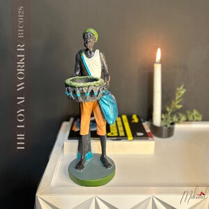 De loyale werker (12,5 inch, eenvoudige man sculptuur, dorpsfiguur, oude man standbeeld, verjaardagscadeau) Mukemel Designs - BTC0128