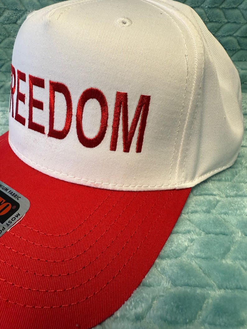 Gorra de camionero bordada Freedom / Gorra patriótica Snapback / Charlie Kirk Red/White