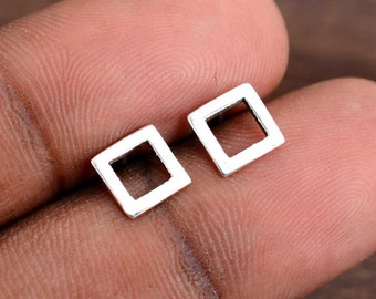 Minimalist Square Stud Earrings, 925 Sterling Silver Geometric Earrings, Open Square Studs, Modern Minimal Jewelry, Everyday Silver Earrings