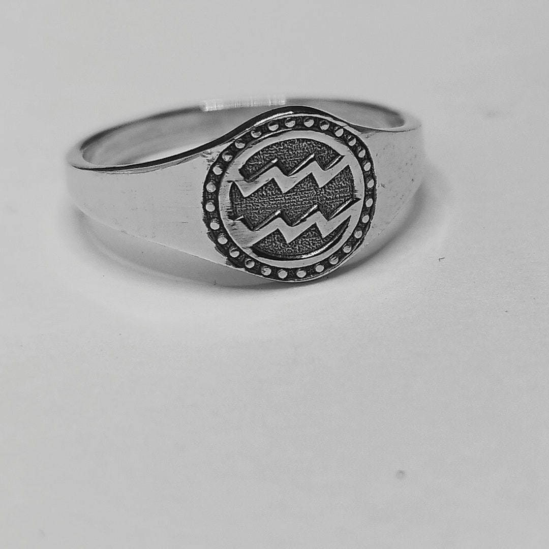 Anillo con el sello del zodiaco Acuario en plata de ley México