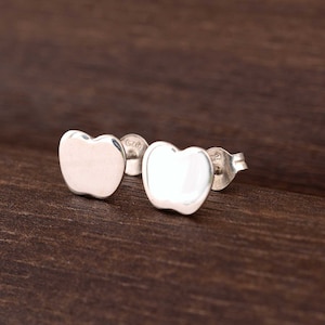 Pendientes de manzana, pendientes de frutas de manzana, pendientes delicados, joyas minimalistas, pendientes pequeños de tachuelas pequeñas, pendientes de mujer, regalos para ella