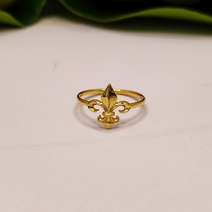 Sterlingzilveren zegelring fleur de lis, Frans-Europese leliebloem, fleur de lis-ring, zegelring, cadeau voor haar, gepersonaliseerde cadeauringen