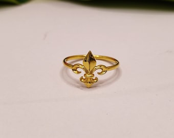 Sterling Silver Fleur de lis Signet Ring, French European Lily Flower, Fleur de lis Ring, Signet Ring, Gift for her, Personalized gift Rings