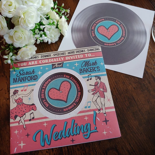 Album personnalisé Rockabilly rétro des années 50 inspiré d'un disque d'invitation à un mariage, invitation, RSVP et informations sur les invités avec enveloppes.
