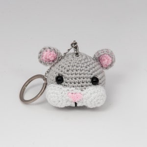 Joli porte-clés fait main pour hamster Hamish - Petit charm amigurumi ludique