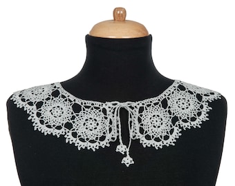 Woman's Detachable Peter Pan Collar,  Removable Necklace Crocheted Collar, Vintage Style Classic Handmade Collar